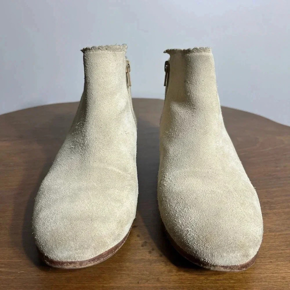 Jack Rogers Women's Boot Bailee Boot Size 7.5 Sand Beige Cream Suede Scalloped - Picture 3 of 10